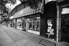 Bettie Page Store - Haight-Ashbury (105080-10)