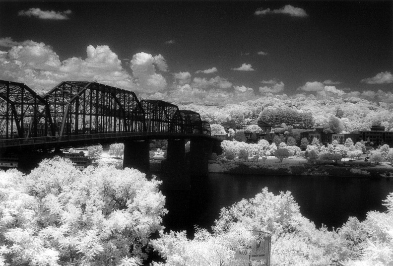 Walnut Street Pedestrian Bridge - Infrared  (105310-18)