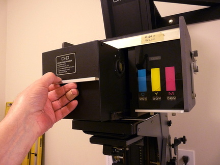 1.    Remove the mixer from the enlarger head