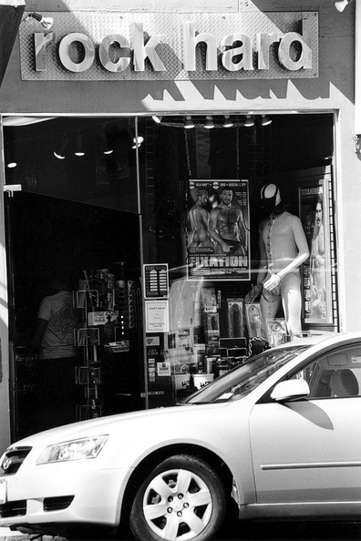 Nikon F100 with Nikon AF-S 70-300 f4.5-5.6 G VR lens.
TMY-2 (TMax 400) at EI 400, developed in Xtol 1:1.
Printed on Adorama RC Glossy 8x10 and developed in Dektol 1:2. Straight print. Filtration equivalent to grade #3. 42 sec overall exposure plus 25 sec additional on car. flickr-6455340781.jpg