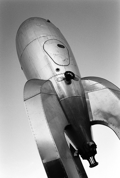 Rocket sculpture near Embarcadero (105020-9)