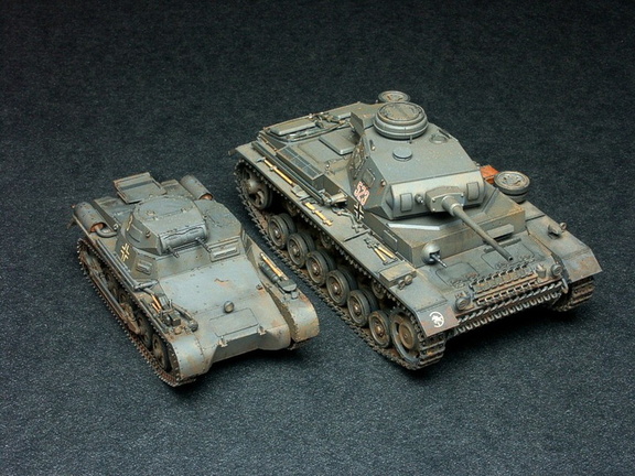 Size comparison: Panzer I vs Panzer III